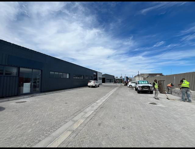 396M² WAREHOUSE TO LET IN TOKAI